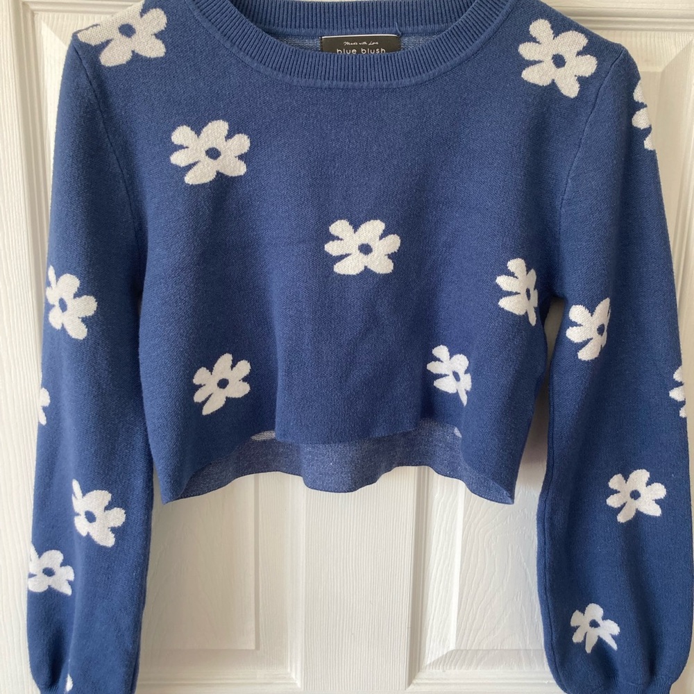 Blue Blue Blush Cropped Sweater With White Flowers
